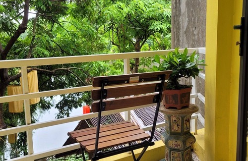 Dong Da Apartment | Bhome Văn Miếu studio with stunning lake view