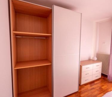 Canton Apartment | Bianco e Nero