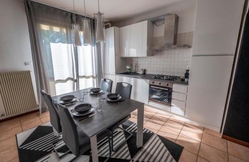 Canton Apartment | Bianco e Nero