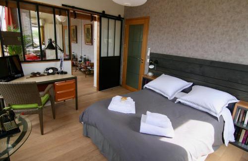 Les Lilas Bed & Breakfast | bibou's room Paris