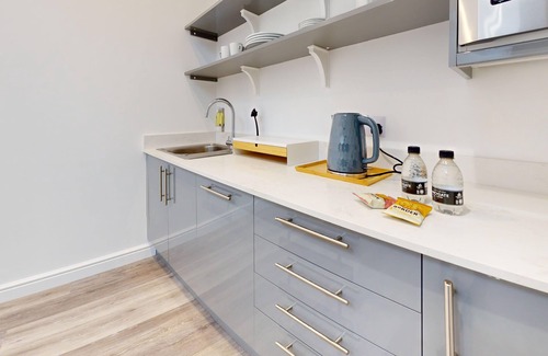 Bicester Apartment | Bicester Court Lodge The Heritage Room | Bicester Holiday Let | 1 Beds & Sleeps 2