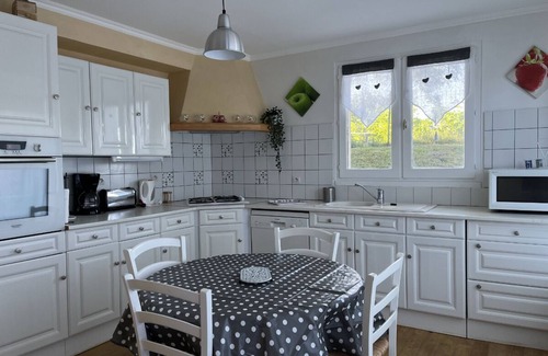 Besse-en-Chandesse Apartment | Bienvenue à la Datcha, un Appartement de Grand Confort à Besse/super Besse