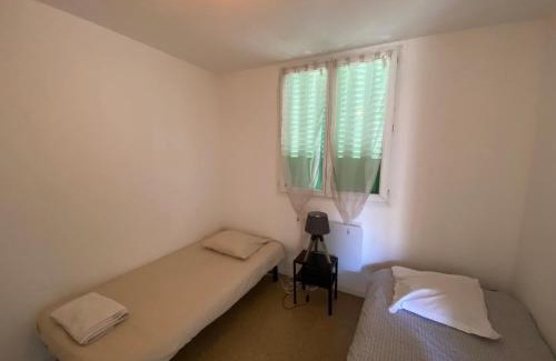 3rd Arrondissement Apartment | Bienvenus ! Appartement Marron