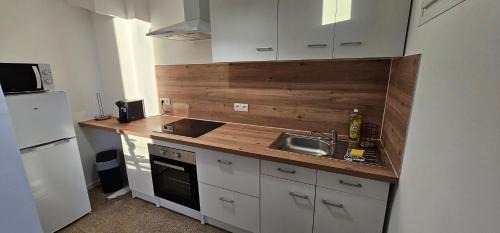 3rd Arrondissement Apartment | Bienvenus ! Appartement Marron