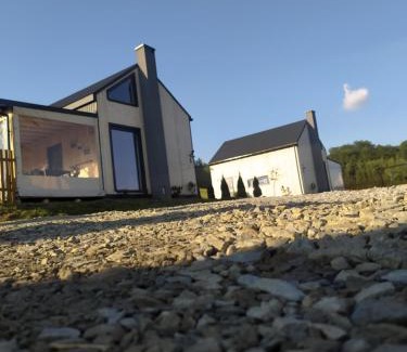 Myczkowce Apartment | Bieszczadzkie BOHO stodoły z jacuzzi i sauna na wyłączność