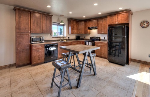 Moab South Valley House | Big Blue - Moab's Adventure Basecamp!