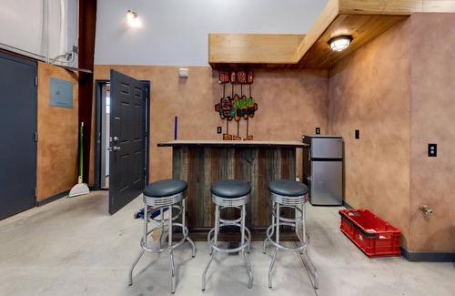 Moab South Valley House | Big Blue - Moab's Adventure Basecamp!