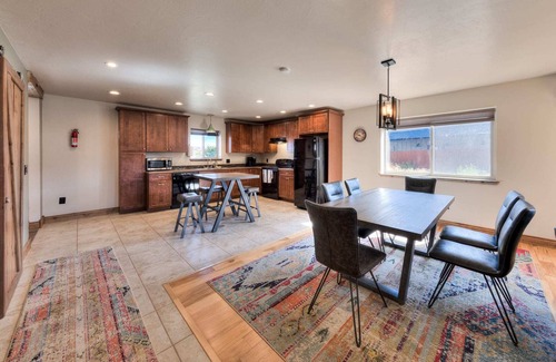 Moab South Valley House | Big Blue - Moab's Adventure Basecamp!