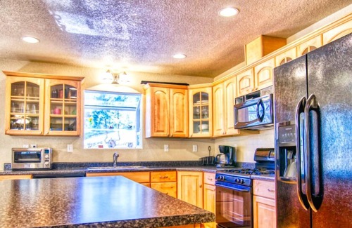 Groveland House | BIG FOOT BLISS at Pine Mountain Lake