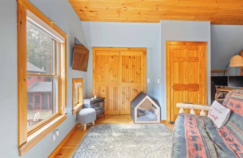 Elkins Apartment | “Big Red” @ New London/Sunapee - Overflow Unit