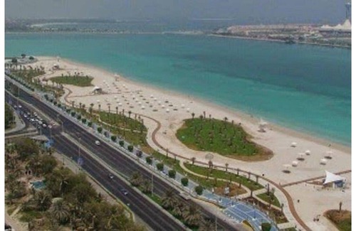 Abu Dhabi Bed & Breakfast | BIG ROOM SHOWER & HANDBASSIN T - D