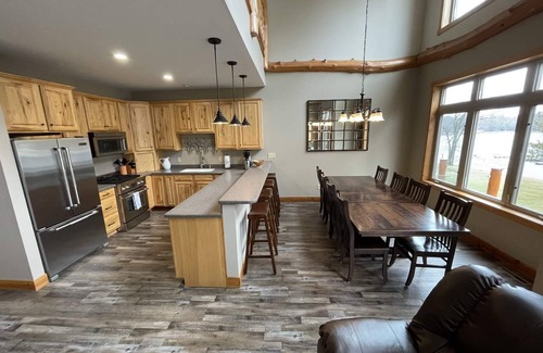 McGregor House | Big Sandy Lodge and Resort Lakefront Lodge - spacious-luxurious