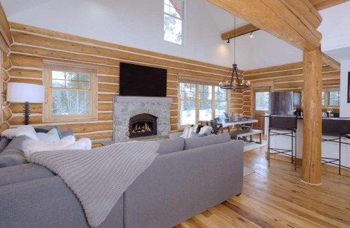 Powder Ridge Cabin | Big Sky Vacation Rentals: PR Red Cloud 1A