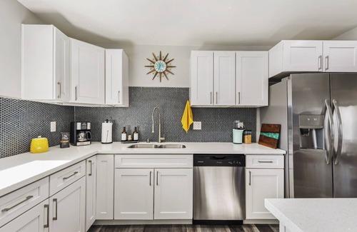 Palm Springs House | Big Splash Private Pool in South Palm Springs!