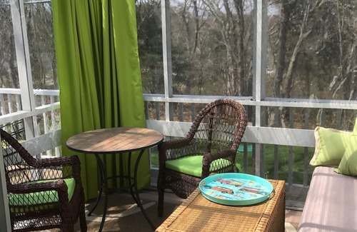 Westerly Cottage | Big Style in tiny house - 2 miles to the Beach