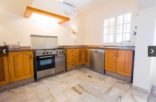 Churriana Villa | Big Villa+Heated Pool (13x5m)+Jacuzzi+Great Sea View+BBQ, Malaga, Costa del Sol