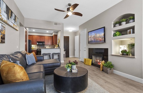 La Quinta Villa | Biggest compliment: comfortable beds, 2 kings waiting for you!