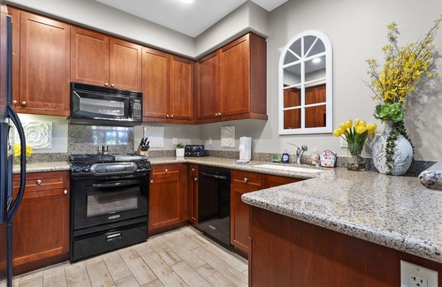 La Quinta Villa | Biggest compliment: comfortable beds, 2 kings waiting for you!