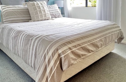 Bowentown House | Bikini Bottom on the boulevard, Waihi Beach