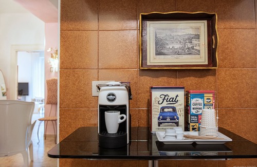 Citta Antica Apartment | Billie's Flat White - art & design apt in Verona historic center