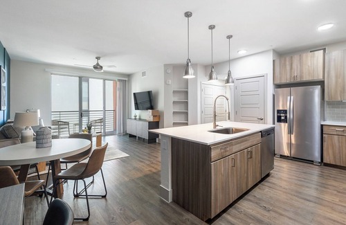 Camelback East Apartment | Biltmore Apartments By Landing