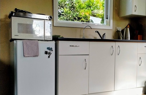 Takaka Apartment | Binnimoor Bach - Small Studio Chalet