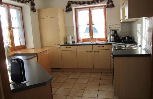 Peiting Apartment | Biobauernhof Benihof - Ferienwohnung Alpenblick