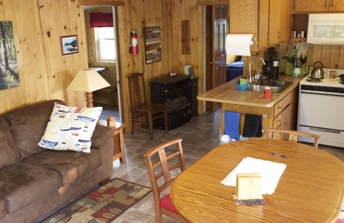 Pine River Cabin | Birch Lane Cabins 3 bed