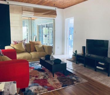 Kempton Park House | Birch stay