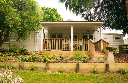 Paraparaumu House | Birdsong Cottage