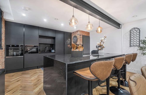 Birmingham City Centre Apartment | Birmingham 5BR Cosy Apartment - Wi-Fi + Games/Play Station