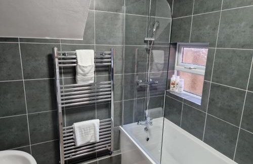 Birtley Apartment | Birtley's Amethyst 3 bedroom Apt sleeps 6 Guest