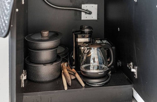 Oak Cliff Apartment | Bishop Arts Escape | Cozy Suite Gym + Yoga Space