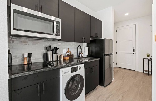 Oak Cliff Apartment | Bishop Arts Escape | Cozy Suite Gym + Yoga Space