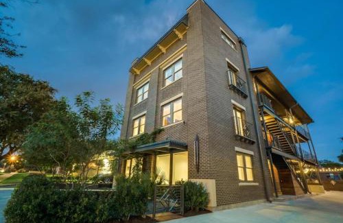 Kessler Apartment | Bishop Arts Hotel