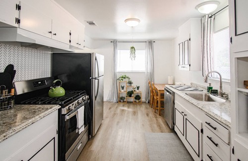 Stockton House | Bitty Budget Cutie