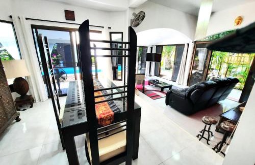 Ban Saiyuan Villa | Bjou, Cosy Tropical Villa