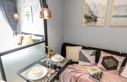 Lat Krabang Condo | BKK Airport Apartment 10min/Near Market, Mall & Skytrain/Free WIFI&NETFLIX