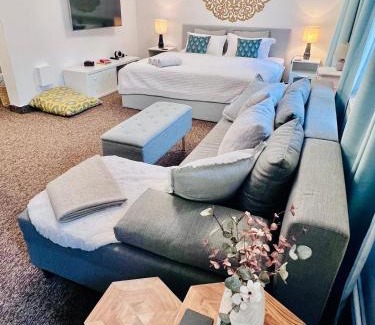 Banska Bystrica Apartment | BL - The Townhouse, 24hr Self Check-in, Free Private Parking, Garden, Adjacent to beautiful City Park, City Centre 5 min walk