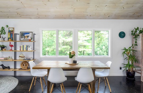 Kerhonkson House | Black Barn Modern Retreat in the Catskills