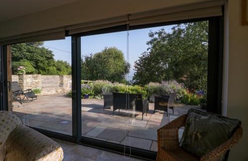 Abergavenny House | Black Cat Bach