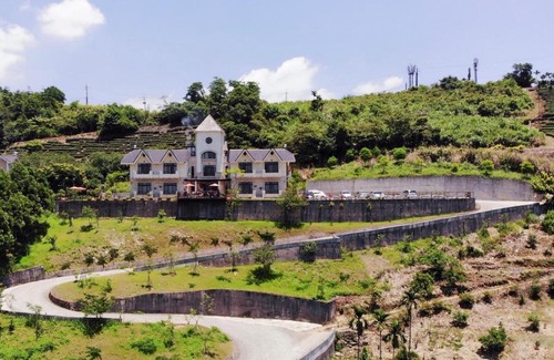 Datong House | Black Chimney