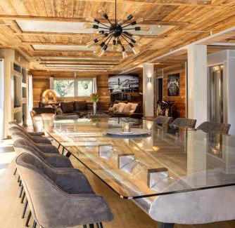 Les Brevieres Ski Chalet | Black Diamond - Tango Charlie