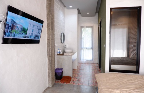 Phunphin Hotel | Black Elephant Boutique