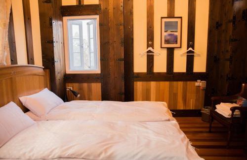 Ren'ai House | Black Forest Manor