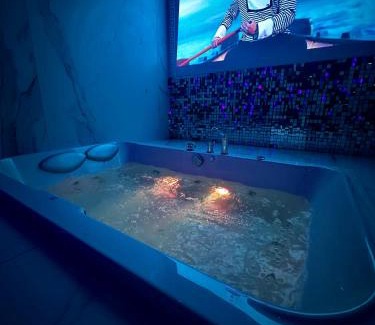 Radom Apartment | Black House B Jacuzzi