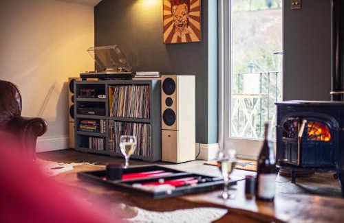 The Vale of Grwyney House | Black Mountains Stylish Hideaway, nr Crickhowell