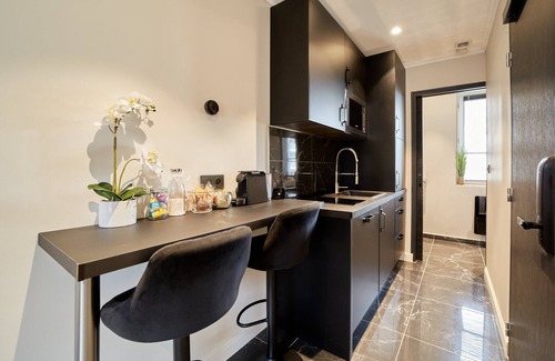 Centre Ville Apartment | BLACK PEARL Suite Luxury Downtown 200 m from Amiens Cathedral