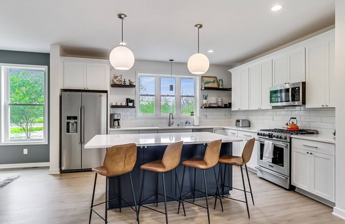 Zenda House | Black Point House, 4bd, Scenic Views, Deck, BBQ, Sleeps 10