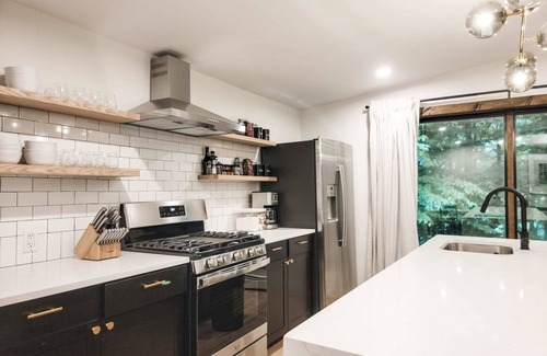 Chichester House | Blackbear Lodge - Luxury Cabin, Kid-Friendly